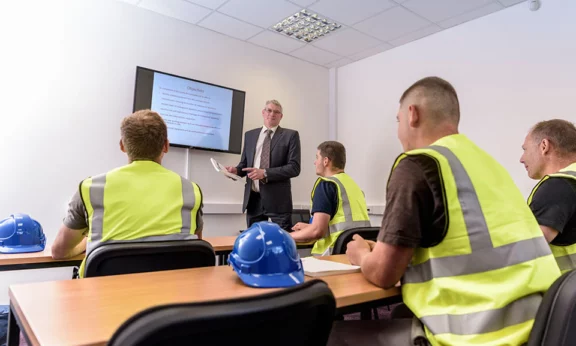 A Guide to the Advantages of Training in Construction for your Employees