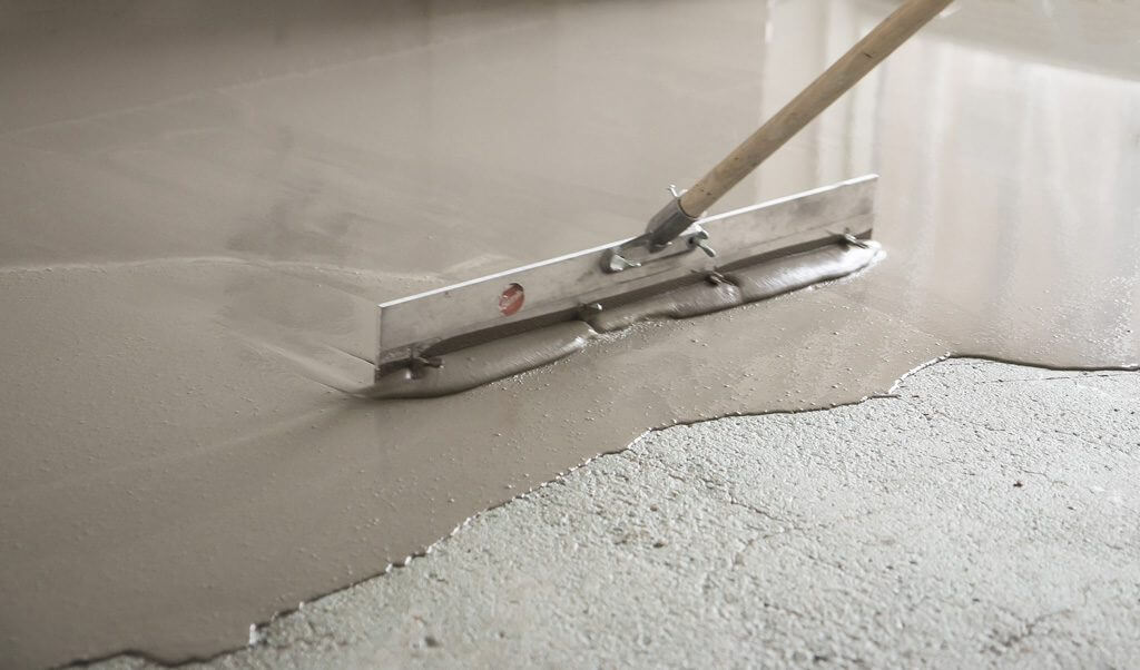 self levelling screed
